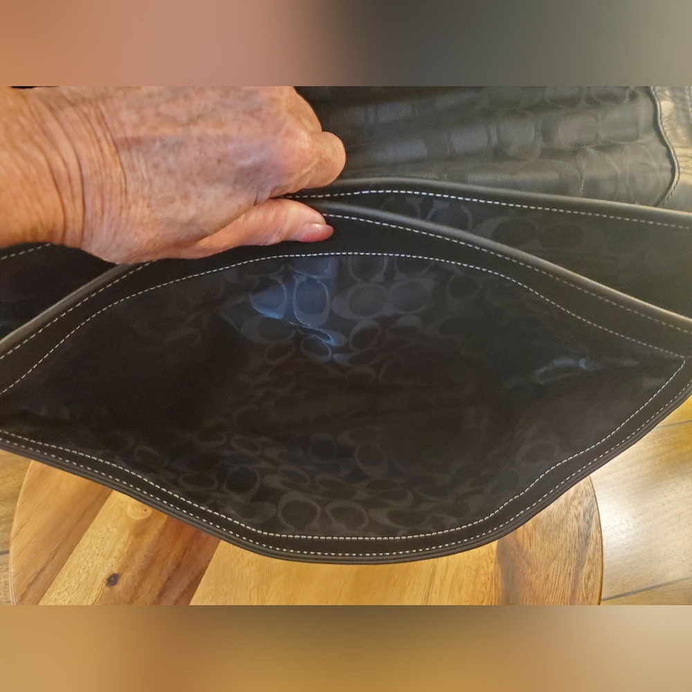 COACH BRIEFCASE IN FANTASTIC CONDITION! AUTHENTICATED! - Picture 10 of 15